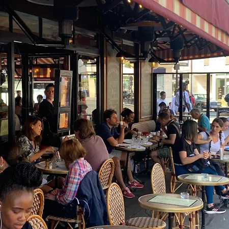 Vue Surtour Eiffel דירה